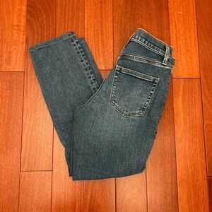 Uniqlo Women's  Jeans in Dark Blue Wash